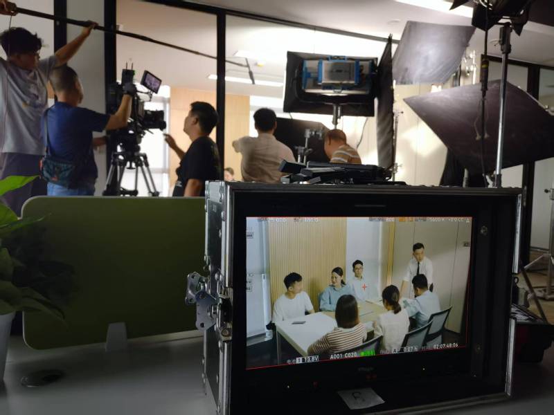 广德县TVC拍摄公司：科技产品视觉化大师，诠释未来感与功能美学